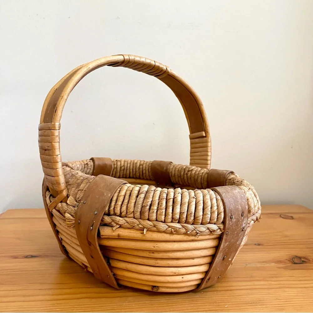 Vintage Wood Basket Oval Handmade Natural materials Rustic Cottage